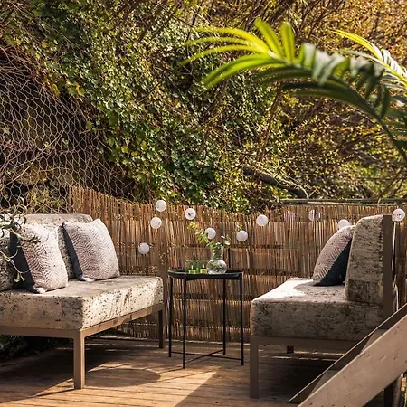 Exclusive & Charming