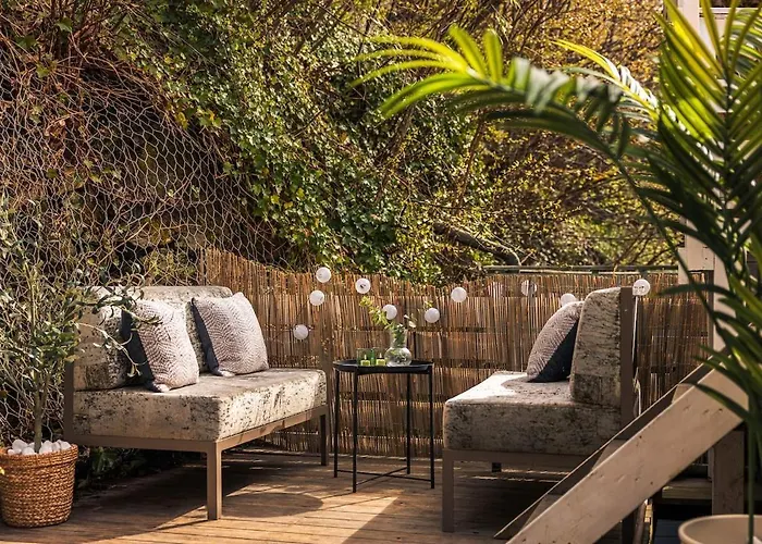 Exclusive & Charming